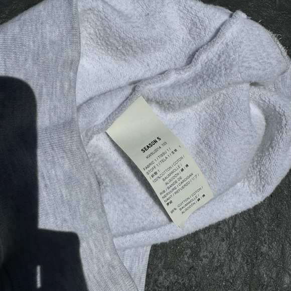 Yeezy Season 5 Grey Calabasas Crest Crewneck Size XS Kanye West - Picture 9 of 15
